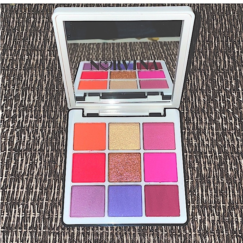 ABH Norvina Palette Vol. 1/ 1 repress 1 repressed crashed in transit